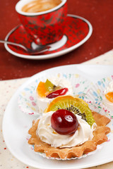 fruit cake with coffee