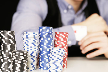 Naklejka premium Pokerspieler Ass im Ärmel