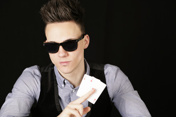 Pokerspieler mit Sonnenbrille