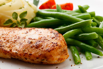 Roasted chicken breast and green beans
