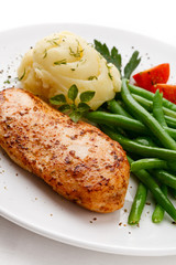 Roasted chicken breast and green beans