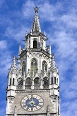 Fototapeta na wymiar The clock of the city hall at Marienplatz in Munich
