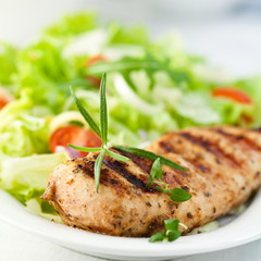 Grilled chicken with herbs and vegetables