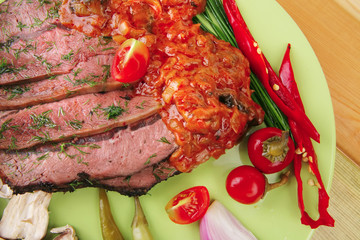 beef on plate with peppers