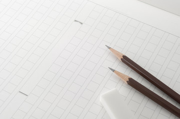 原稿用紙と鉛筆