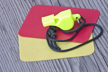Fischietto giallo