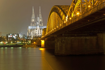 Obraz premium Kölner Dom, Hohenzollernbrücke
