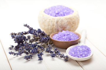 Obraz na płótnie Canvas Lavender - bath salt for aromatherapy