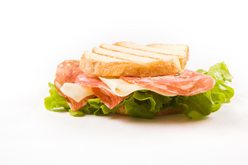 Toast al Salame e Formaggio