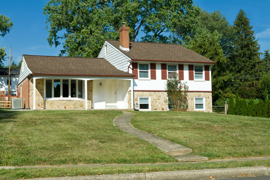 1960s Split Level Home Suburban Philadelphia