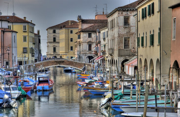 Fototapeta na wymiar Chioggia kanał z mostu