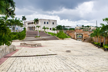 Fototapeta na wymiar Plac przed House of Christopher Columb Santo Domingo
