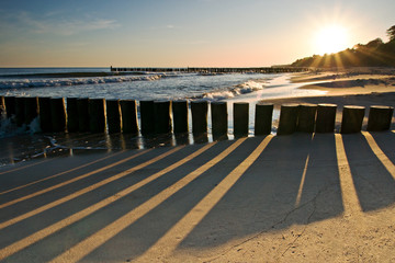 Dawn at Ustronie Morskie beach - obrazy, fototapety, plakaty