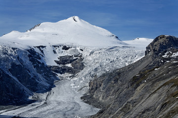 Pasterze mit Johannisberg (3453 m) im Nationalpark Hohe Tauern,