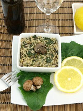 Risotto with spinach and mushrooms