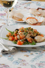 Ensalada de hongos arugula y vieiras