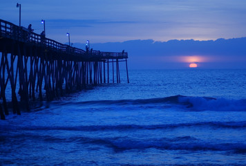 Obraz premium Fishing Pier Sunrise