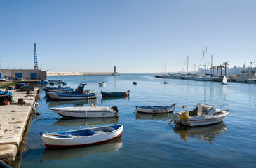 Naklejka na ściany i meble Widok z portu Bari. Apulia.