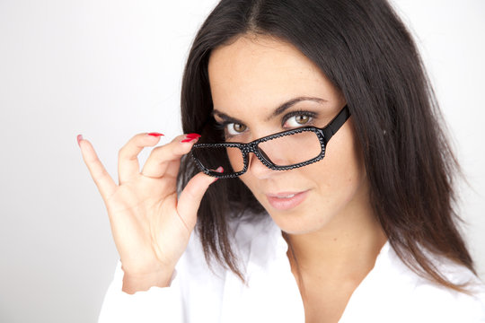 Ragazza Mora con occhiali