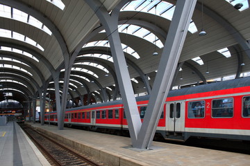 Bahnhof Halle Bahngleis Deutschland neutral - 29794814