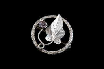 Small antique leaf brooch