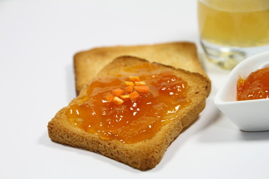 tartine &agrave; la confiture