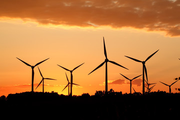 Fototapeta premium Silhouette of wind power station