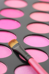 Blushes palette and brush