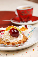 fruit cake with coffee