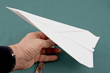 Papierflieger Pfeil 20
