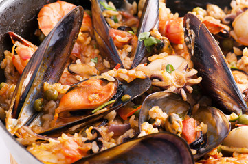 Seafood paella