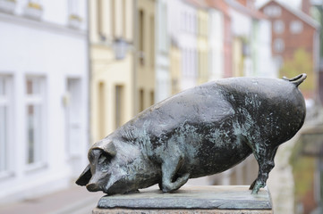 Obraz premium fröhliche Schweinchen, Schweisbrücke in Wismar