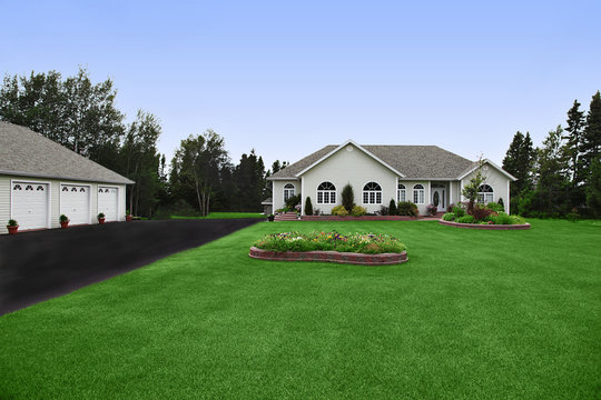 A Very Neat And Tidy Home In Suburbs