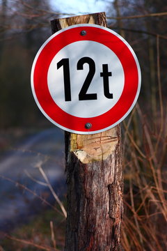 「12T」の写真素材 | 75件の無料イラスト画像 | Adobe Stock
