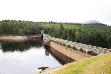 Fototapeta na wymiar Laggan Dam in Scotland
