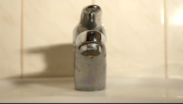 Tropfender Wasserhahn