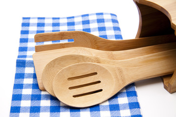 Kochlöffel auf Tischtuch