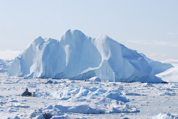 Naklejka premium Mountain iceberg