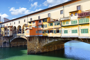 Fototapeta na wymiar Most Ponte Vecchio we Florencji