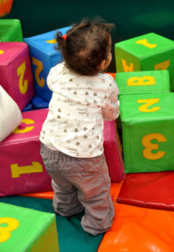 cubes apprentissage lettres chiffres bébé fille