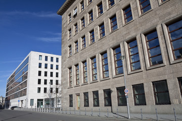 Fototapeta na wymiar Zagranicznych biur, stare i nowe budynki