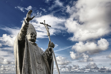 Naklejka premium Spiżowa statua Jana Pawła II