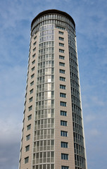 Fototapeta na wymiar high-rise building