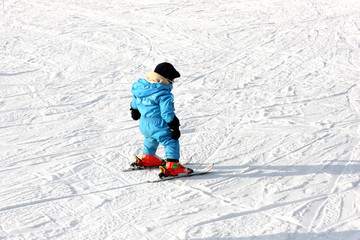 bébé skieur