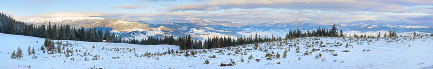 Fototapeta na wymiar winter sunrise mountain panorama landscape