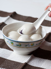 sweet dumplings made of glutinous rice flour