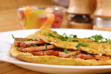 Omelet with bacon