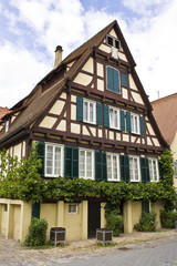 Altes Fachwerkhaus in der Tübinger Fußgängerzone