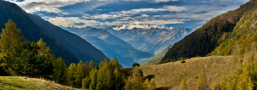 Panor&aacute;mica del Aneto