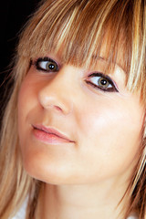Naklejka premium Portrait einer jungen blonden Frau 9